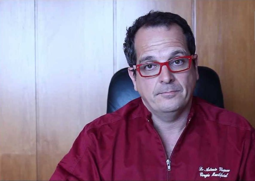 Doctor Antonio Vazquez Gonzélez cirujano maxilofacial en Barcelona experto en fisura palatina