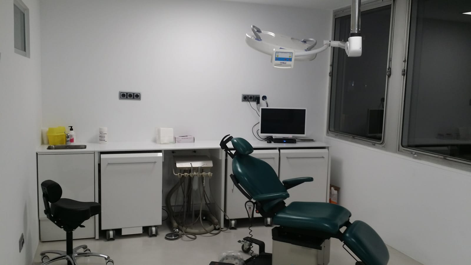 Estrenamos instalaciones en nuestra Clínica AVR Clínica de Cirugía Maxilofacial en Barcelona Doctor Antonio Vazquez, cirujano maxilofacial