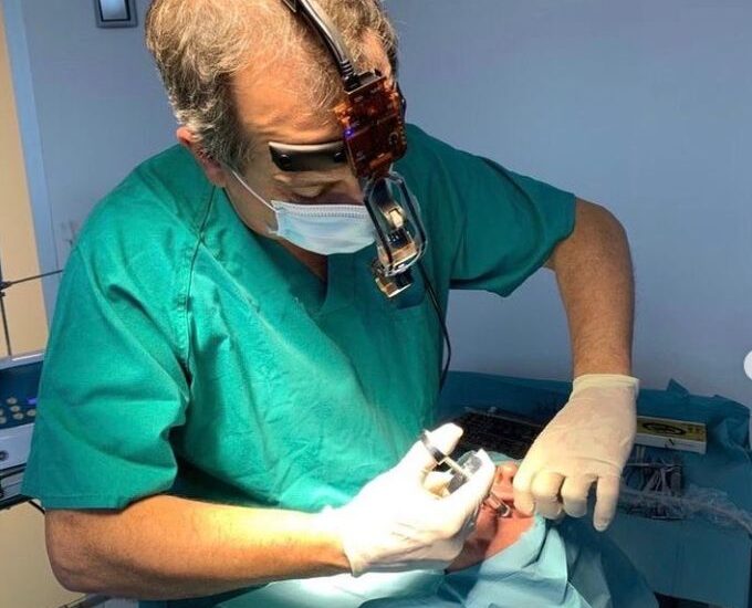 Implantes cigomáticos Dr. Antonio Vázquez, cirujano maxilofacial en Barcelona