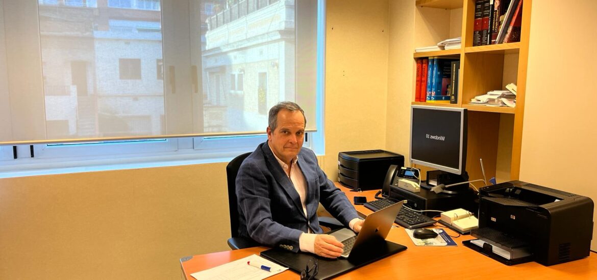 Un día de consulta con el Dr. Antonio Vázquez en la Clínica del Remei Empatía, tecnología avanzada y cuidado personalizado en Barcelona