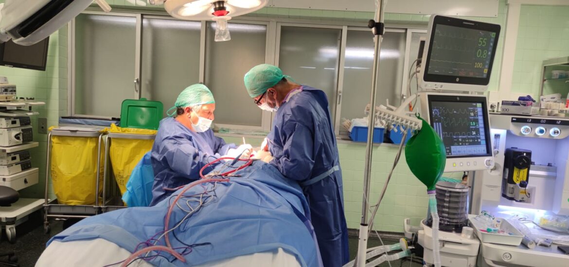 Operación de tumor en la Clínica del Remei Superando desafíos médicos con técnicas avanzadas y resultados excepcionales 2024-09-26 at 20.54.47 (1)
