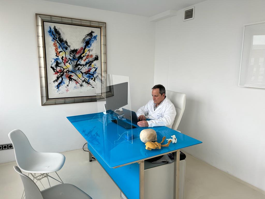 Dr. Antonio Vázquez, cirujano maxilofacial en Barcelona