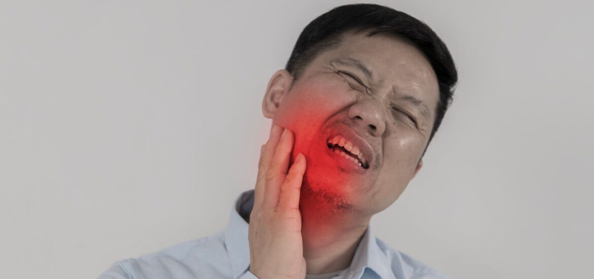 Si el dolor de mandíbula está limitando tu día a día, en AVR Maxilofacial podemos ayudarte. Visita nuestra sección de Tratamientos de ATM y descubre cómo volver a disfrutar de una vida sin dolor.